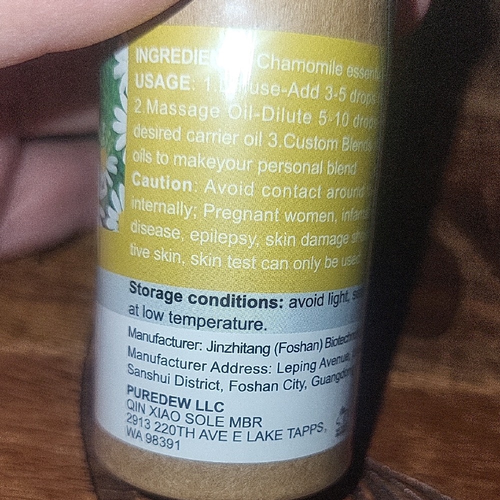 Chamomile Essential Oil - Natural Tan - Picture 4 of 5